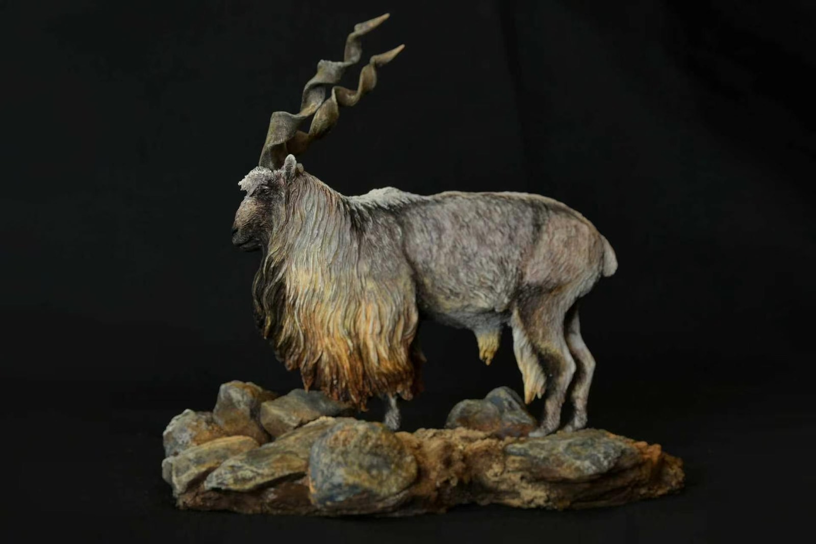 捻角山羊作品展示